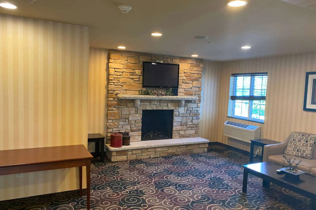 AmericInn by Wyndham Oshkosh