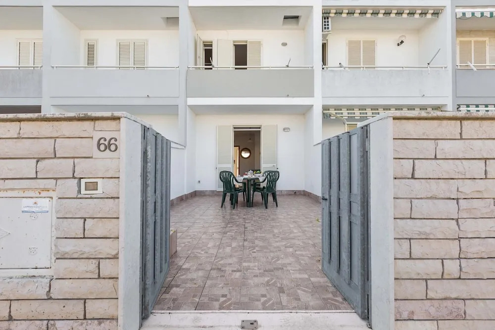 3222 Rita House by Barbarhouse