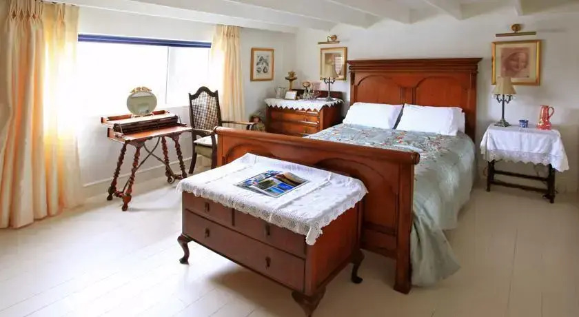 Danny Minnies Country House