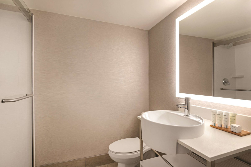 Holiday Inn Philadelphia Arpt-Stadium Area by IHG