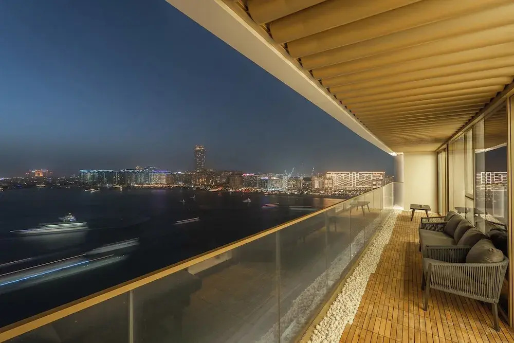Grand Marina Bleu I Private Beach & Views I PS5 I Infinity Pool I by Skyline Serenity
