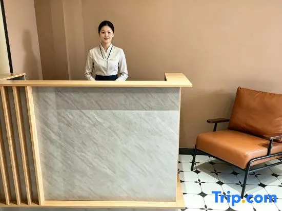 Encounter Star Hotel