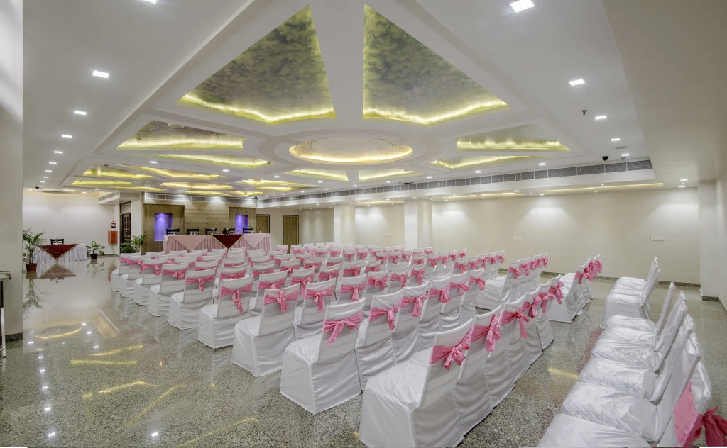 Hotel Yash Regency