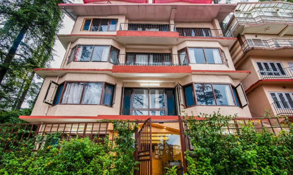 Itsy Hotels Avantika With Forest View