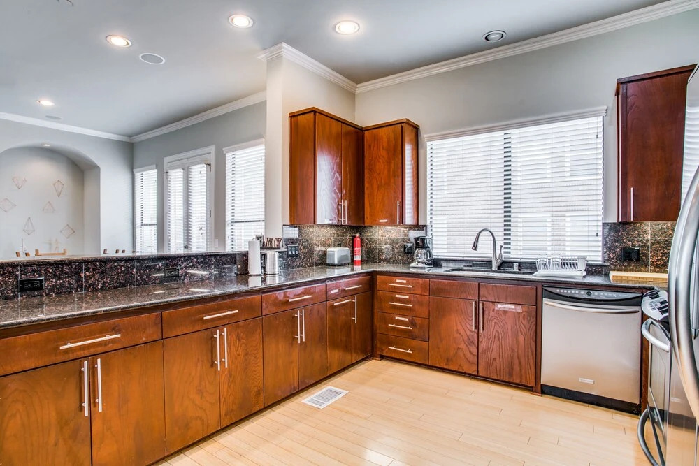 Stylish Three-story Oak Lawn House