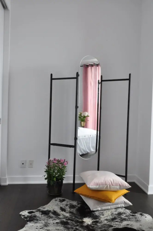 Tour des Canadiens Penthouse by Hometrotting