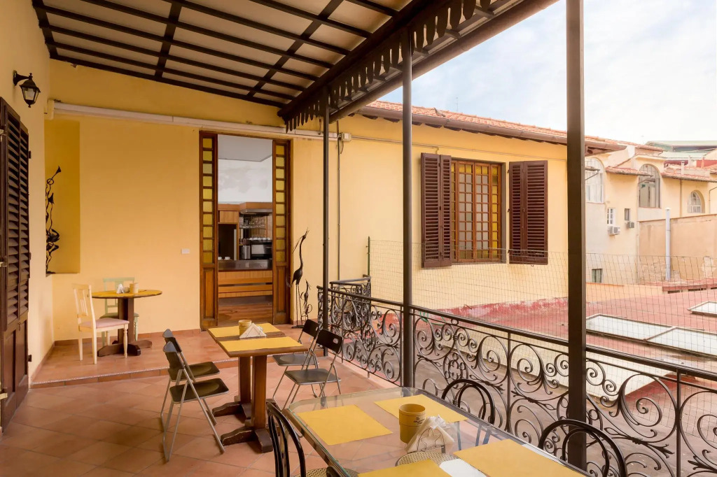 Flom Boutique Hotel