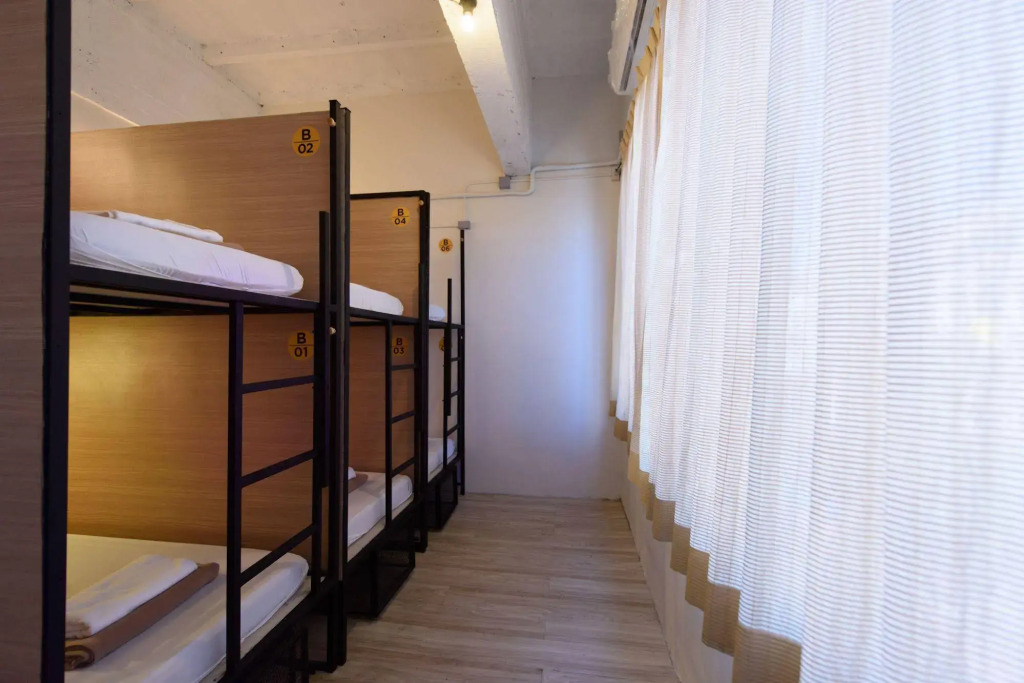 Warm White Hostel