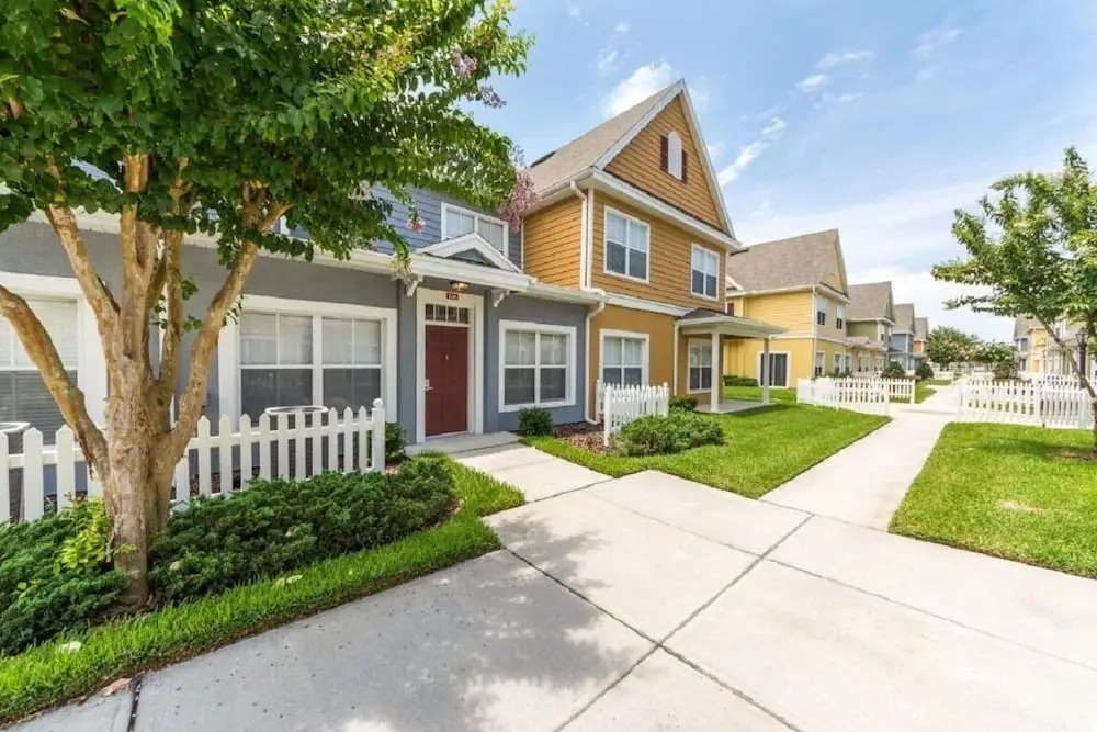 Townhouses Condos With Fantastic Resort Facilities