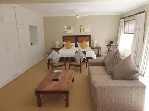 Ingwe Manor Guesthouse