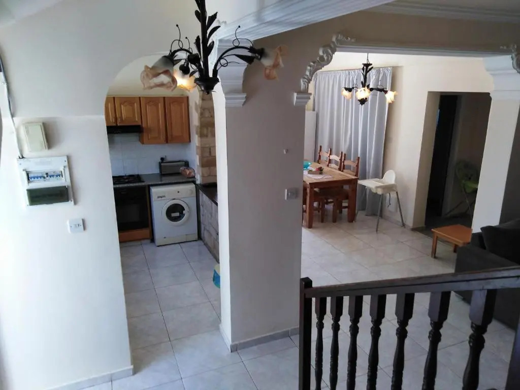 Lovely six Bedroom Villa in Coral Bay