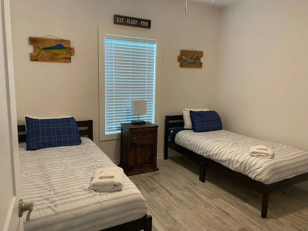 Little Fishin' Shack 3 Bedroom Home by Redawning