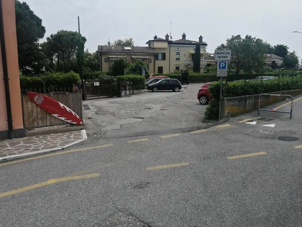 Appartamento a Peschiera del Garda con piscina ID I00538