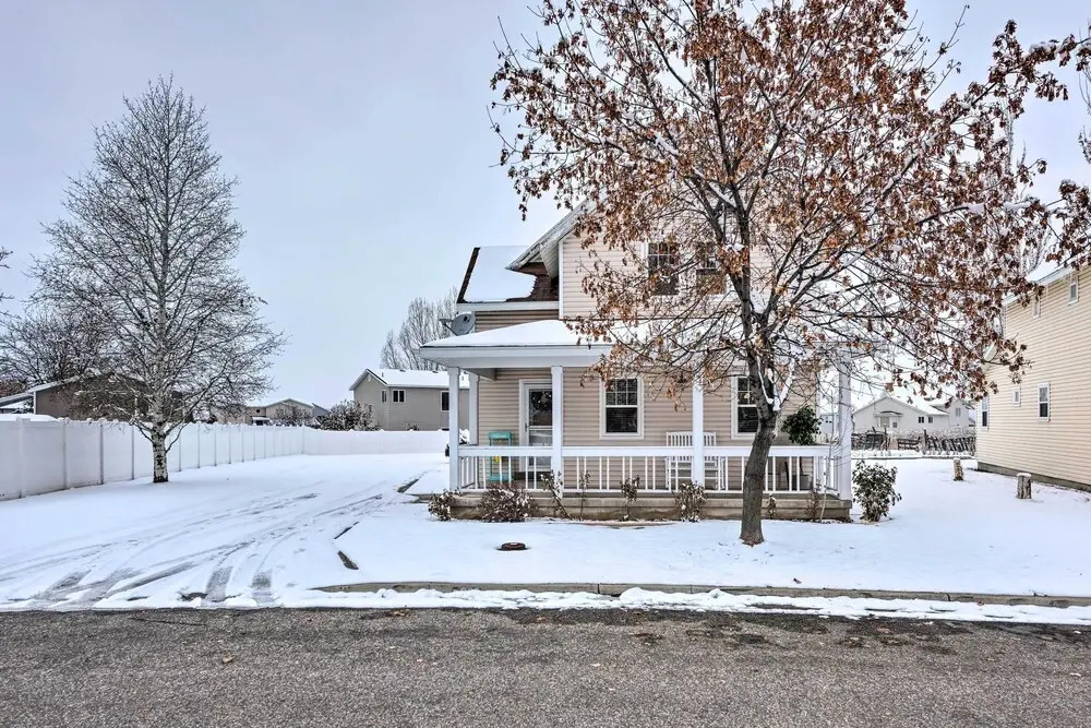 Family-friendly Logan Farmhouse w/ Yard & Near USU