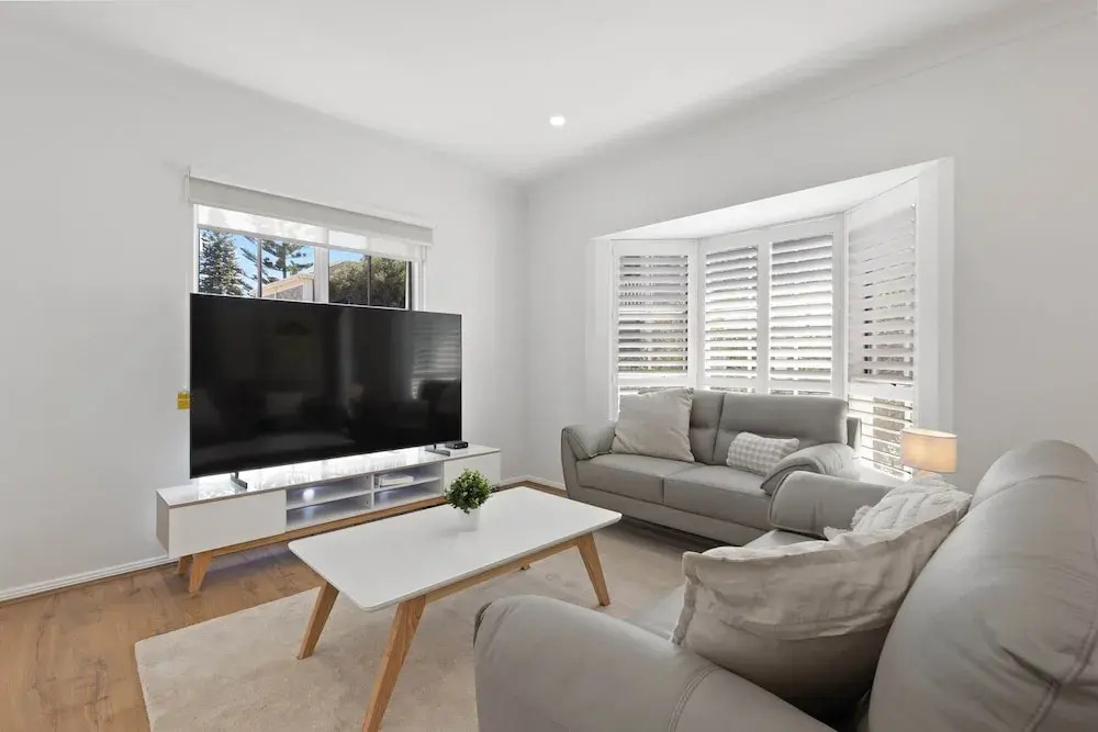 Quiet 2-bed Retreat With Private Courtyard