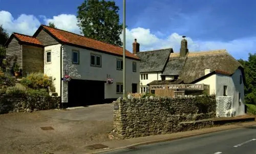 Entire 2bedroom cottage - Tudor Trails &Tails retreat- near beaches & AONB