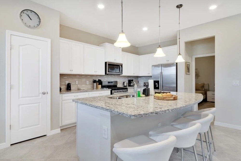 summer Deal! 5 Bdrm Solterra Home! 5 Bedroom Villa by RedAwning