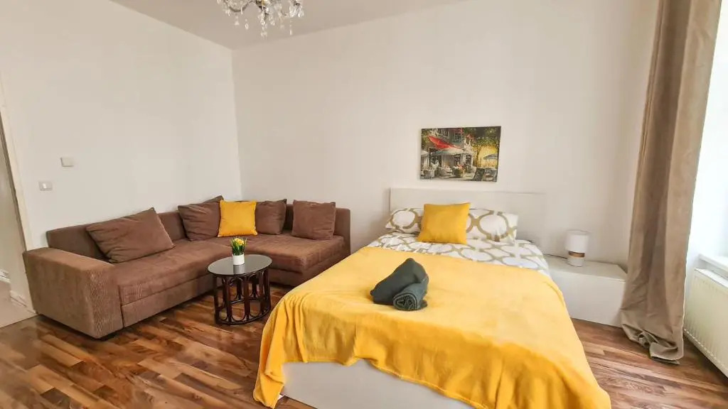 Peaceful 1BR Apt. near Metro Station Längenfeldg.