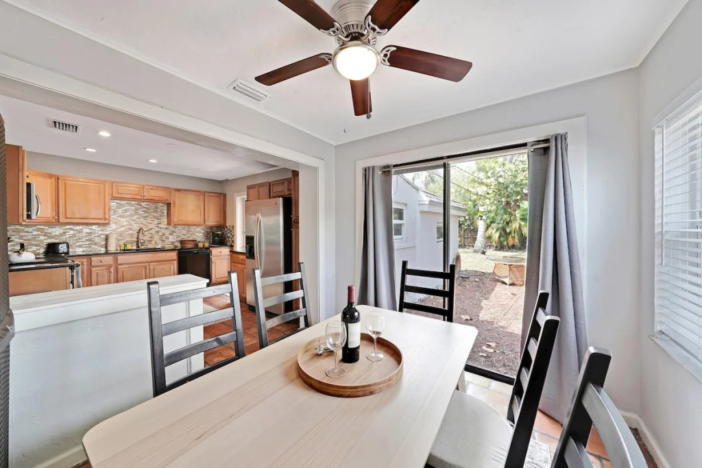Poinsettia FTL Home by PMI