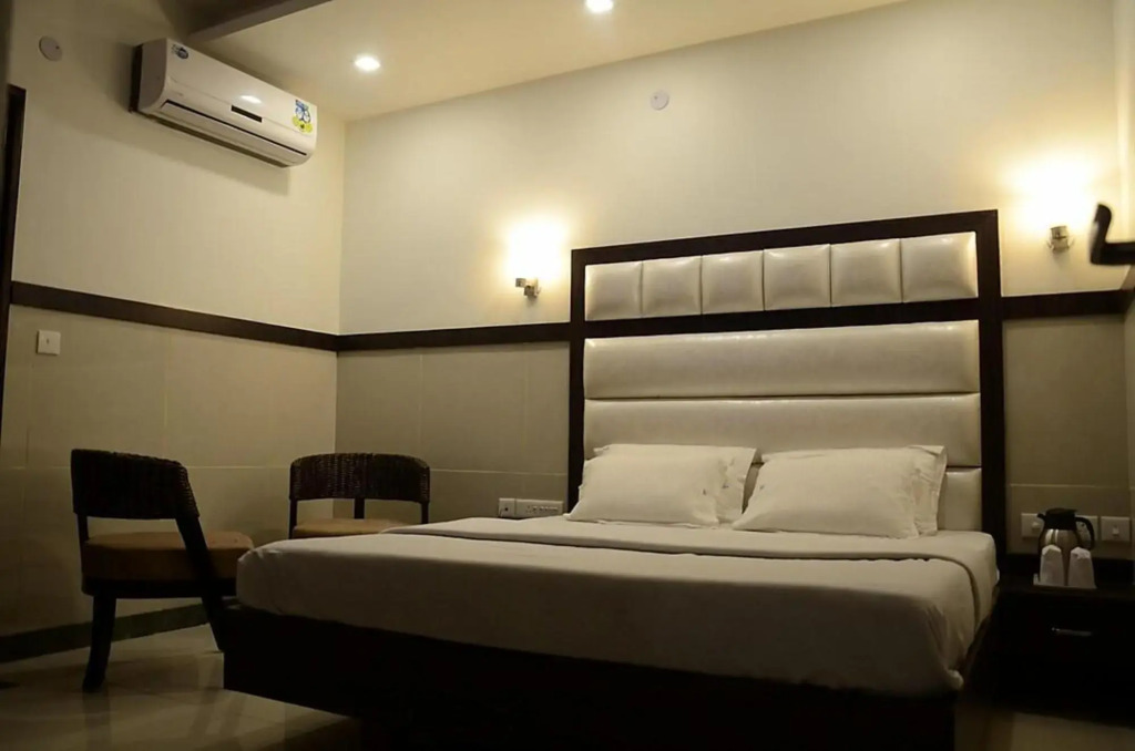 Satyam Hotel