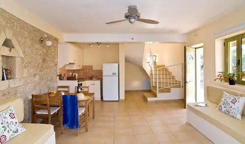 Amoni Holiday Homes