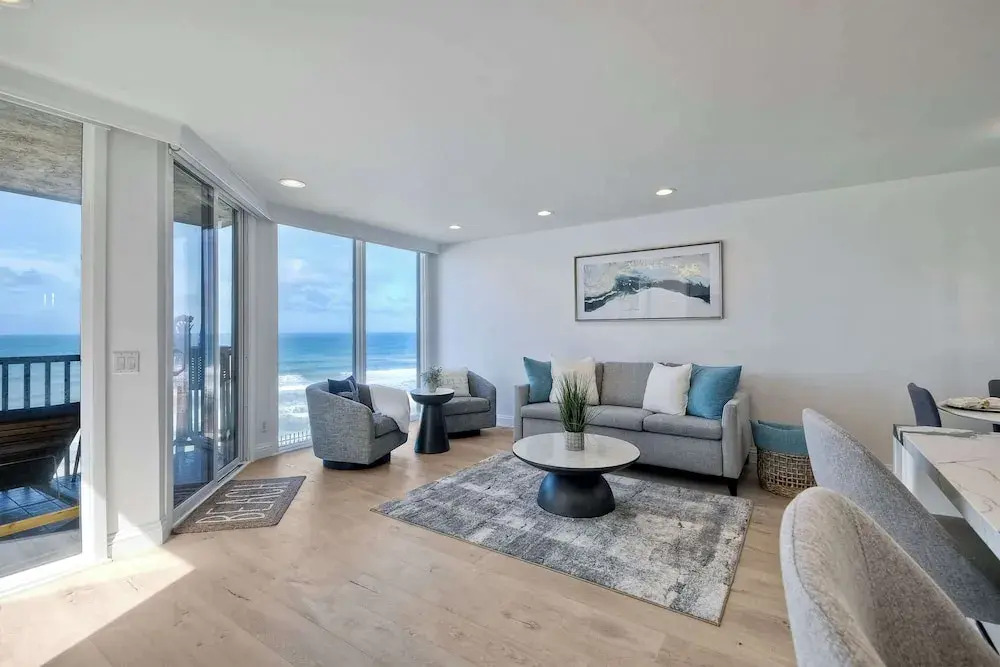 Solana Sunset Stunning Beachside Retreat for 4!