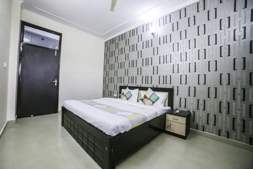 OYO Home 17383 Elegant 3BHK