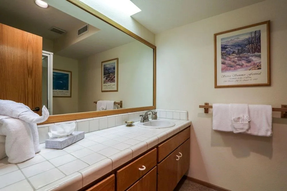Snowcreek #880 3 Bedroom Condo by RedAwning