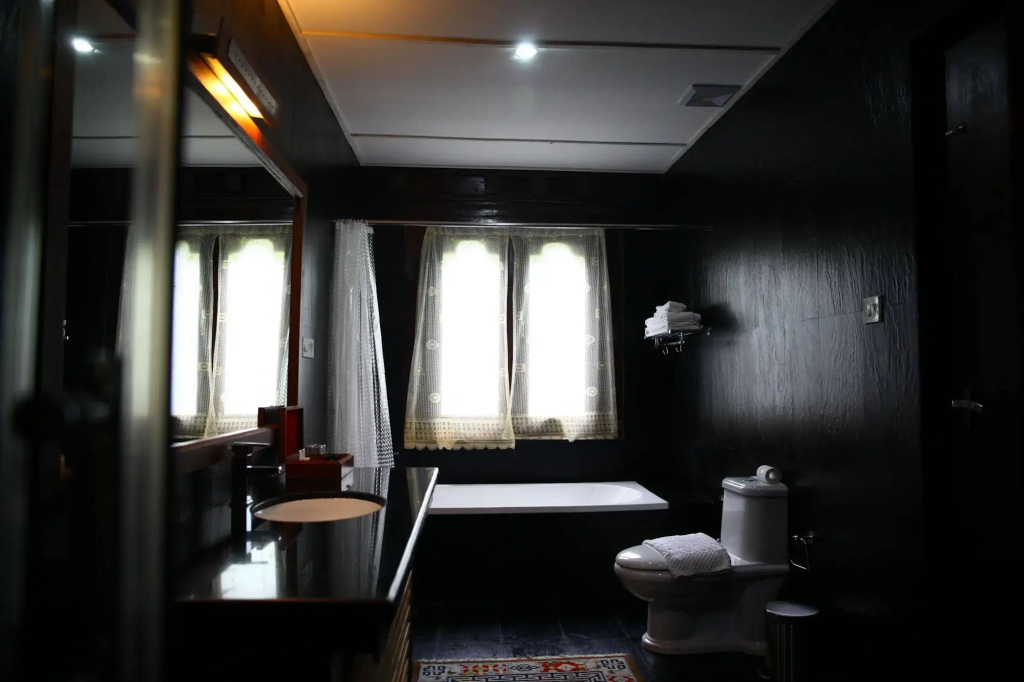 Tashi Namgay Resort