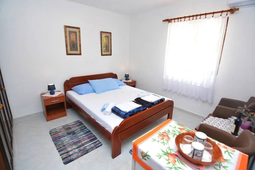 Apartments & Rooms Vanja