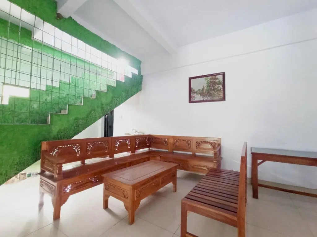 OYO 90093 Dw Hotel