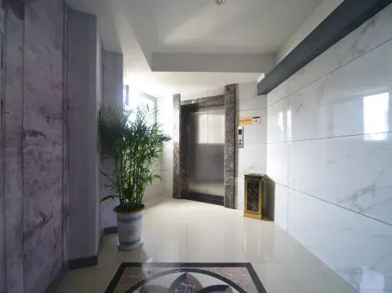 MOUSSIE HOTEL(Huaihua Third Middle School Municipal Committee Branch)