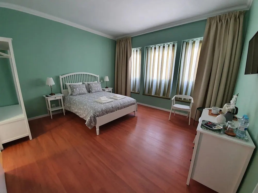 Inn Faro - Casa Amarela - Guest House