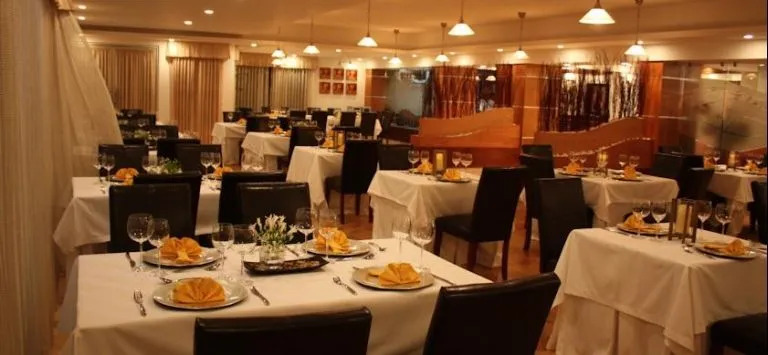 Rim Mountain Hotel