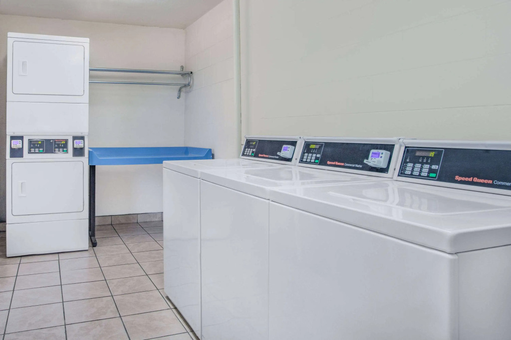 Days Inn by Wyndham Titusville Kennedy Space Center