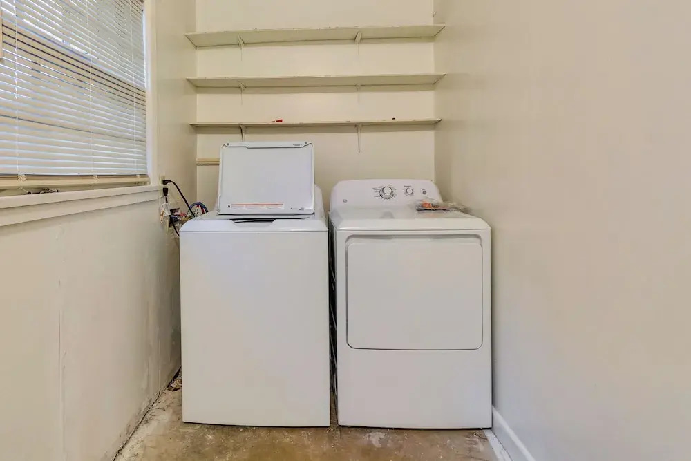 Spacious Little Rock Home w/ Patio - 9 Mi to Dtwn!