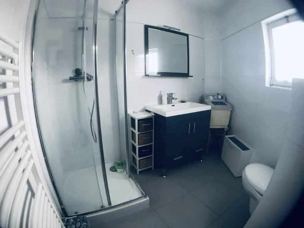 AS18656 - Grand studio vue mer, direct sur plage avec parking privé