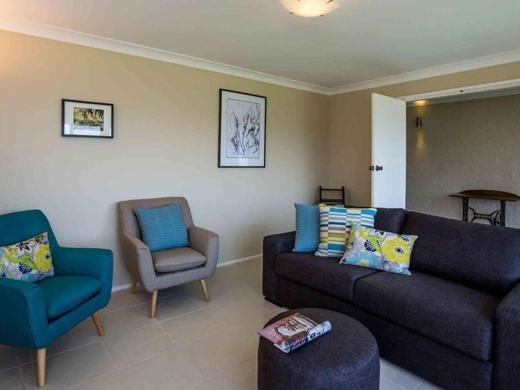 PENINSULA 180 Gerroa 4pm check out Sundays