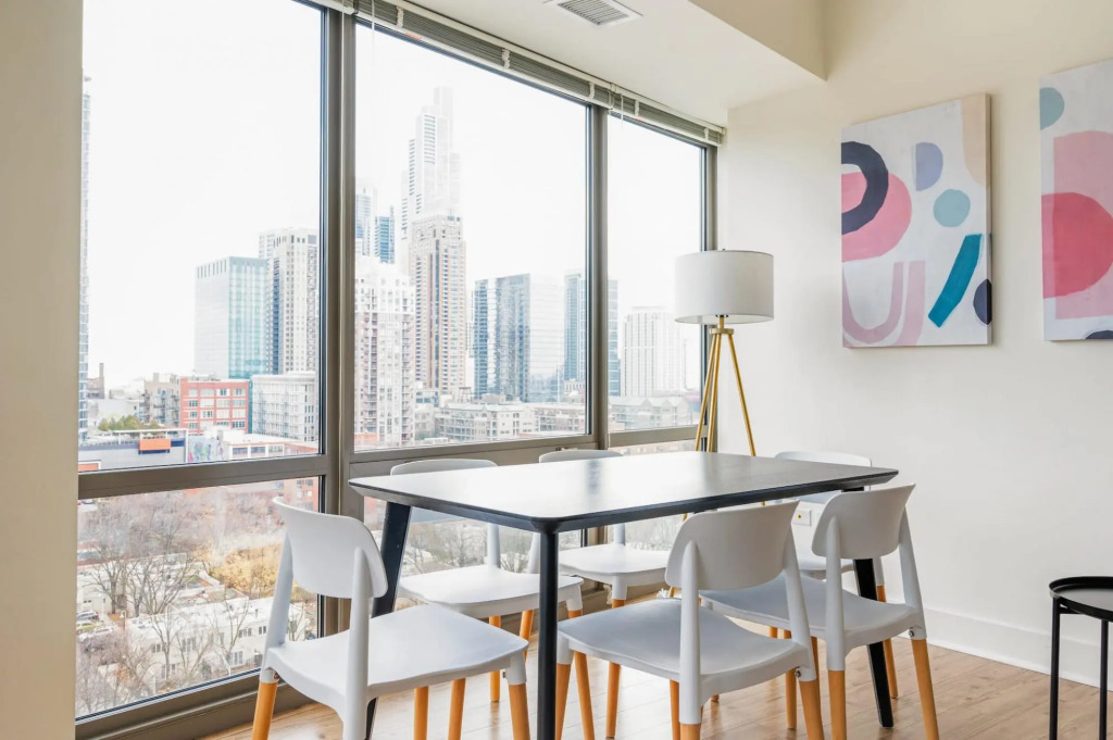 Chicago | Family Perfect 3BD/2BA South Loop Apartment