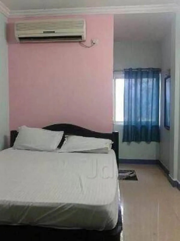 Iroomz HotelTanmai Residency
