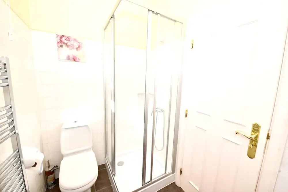 Studio in Caniço, With Shared Pool, Enclosed Garden and Wifi - 1 km From the Beach