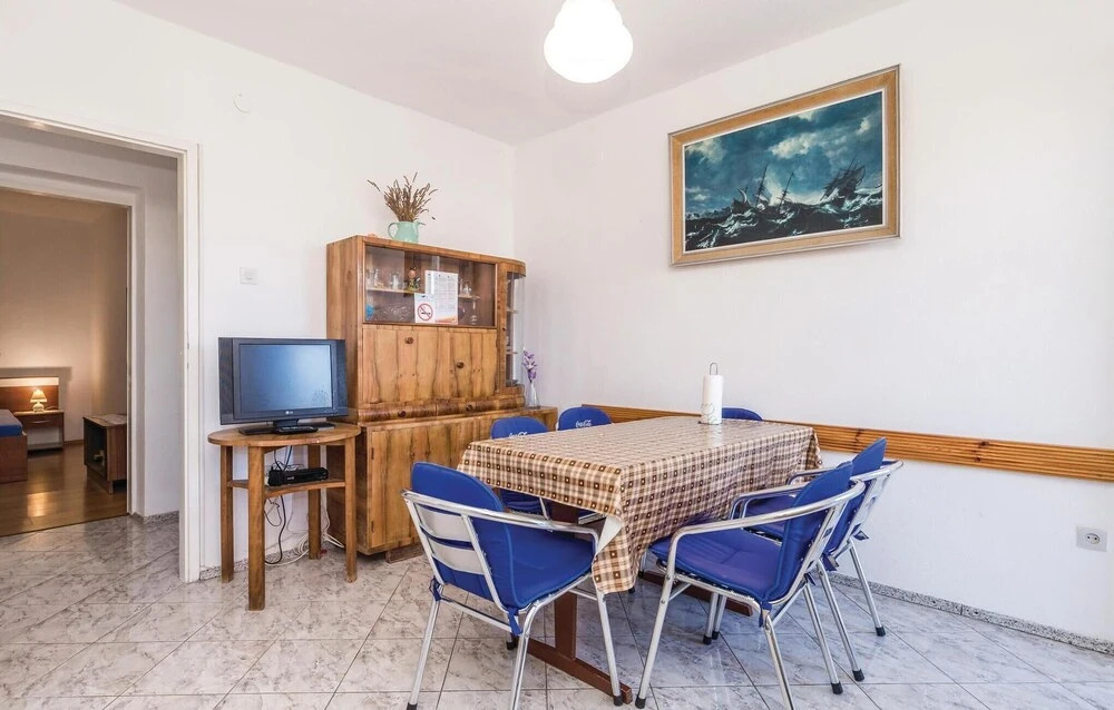 Nice Apartment in Bosana-pag With 3 Bedrooms and Wifi
