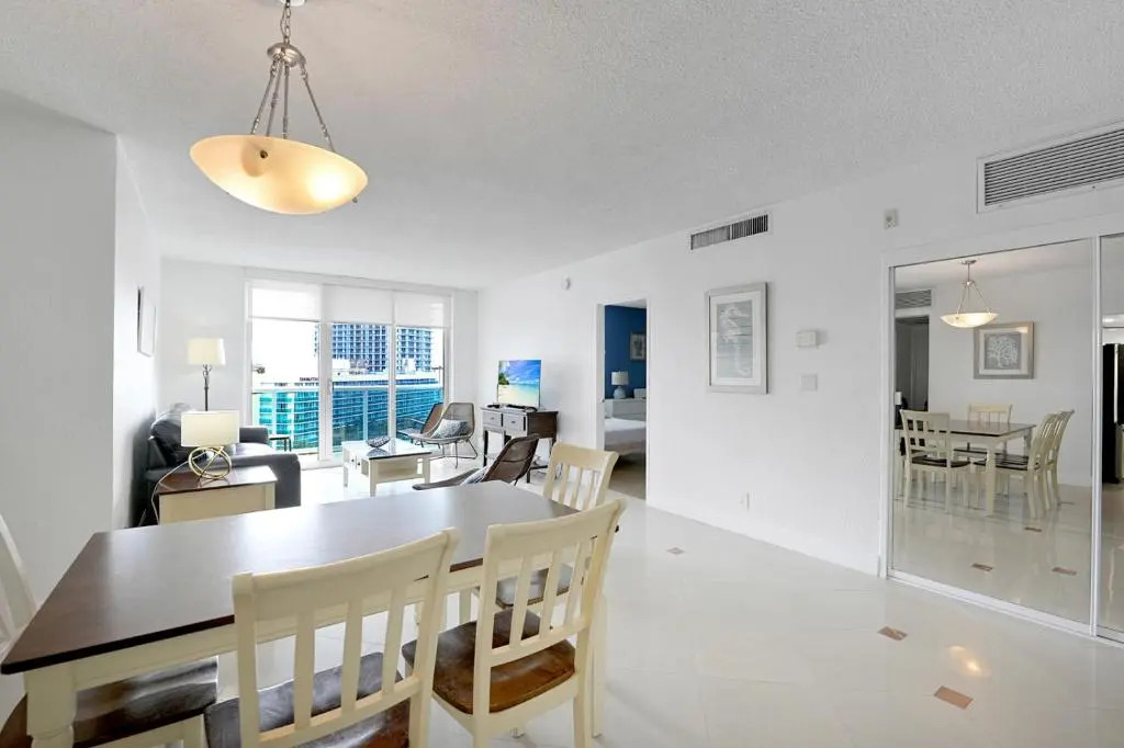 2 Bedrooms 2 Full Bathrooms Apt. on the Beach