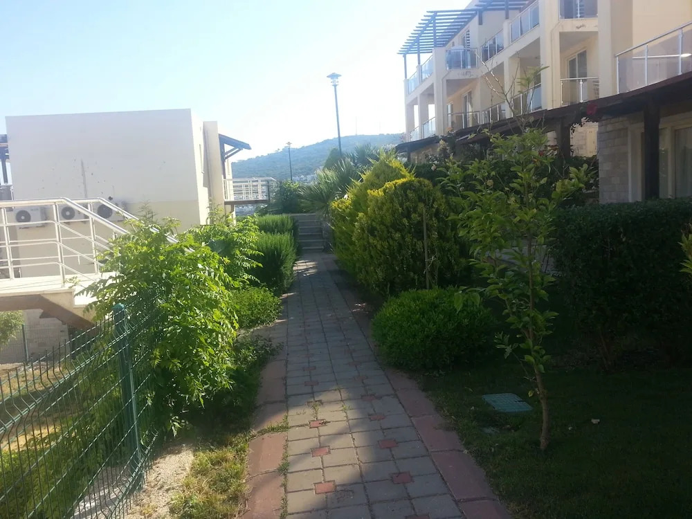 1 Bedroom Apartment Sea View 10 by Likya Global