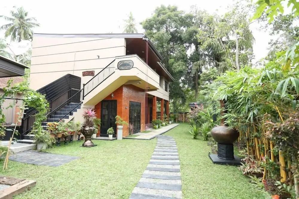 Edwins Airport Garden