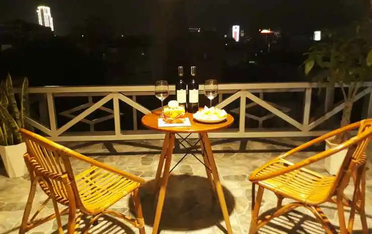 Adora Central Park hostel with rooftop and floating market tour