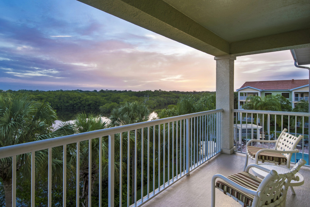 DoubleTree Suites by Hilton Naples