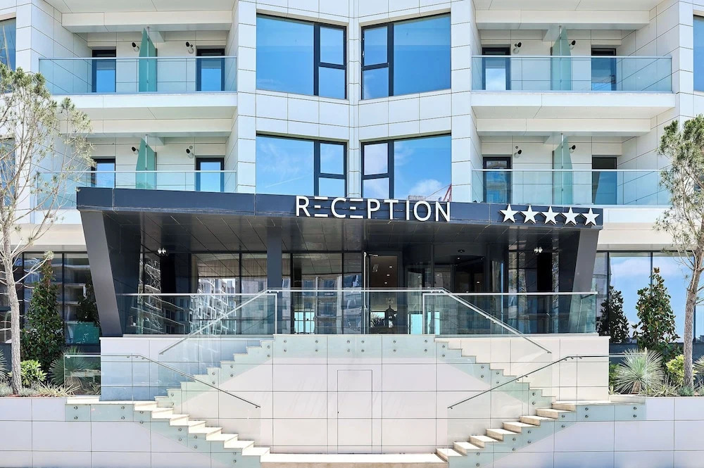 Alezzi Infinity Resort & Spa