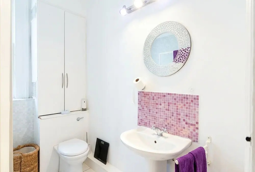 Cozy Fulham Retreat With Private Entrance & Hot Tub