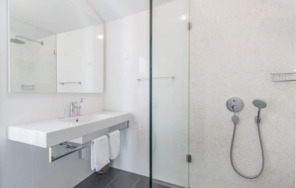 Maj Premium Residence